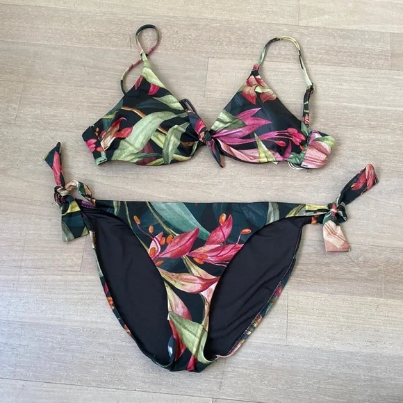 OYSHO Floral pattern Bikini NWT